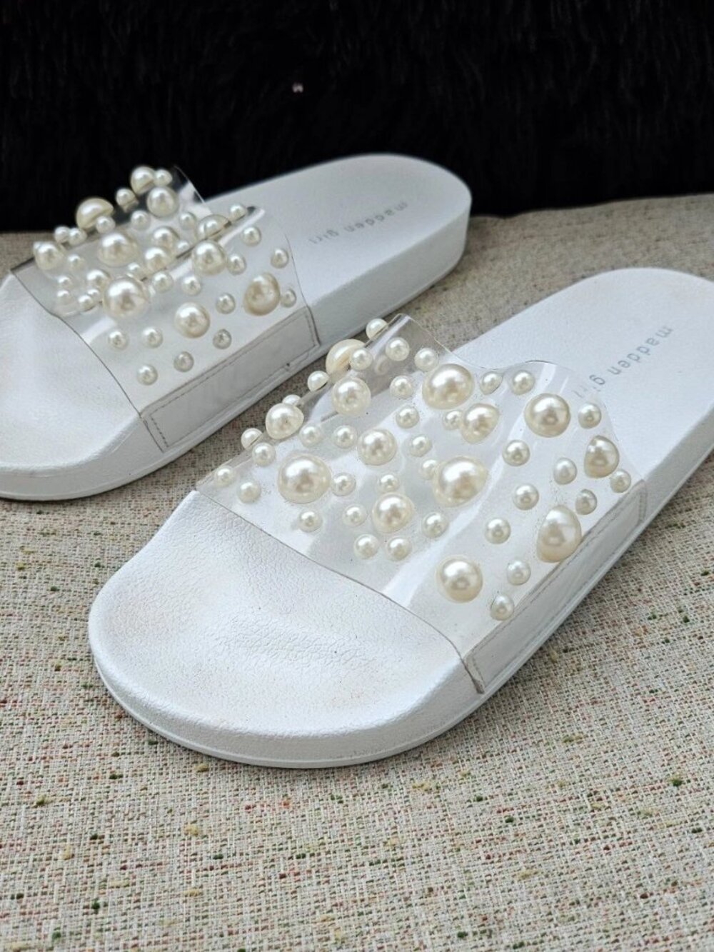 Madden Girl Women Slide Sandal Faux Pearl Fluer White Shoe Size 9